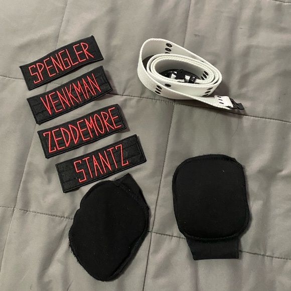 Ghostbusters Jumpsuit, elbow pads,utility belt,name patches, size xs/sm - Picture 3 of 4
